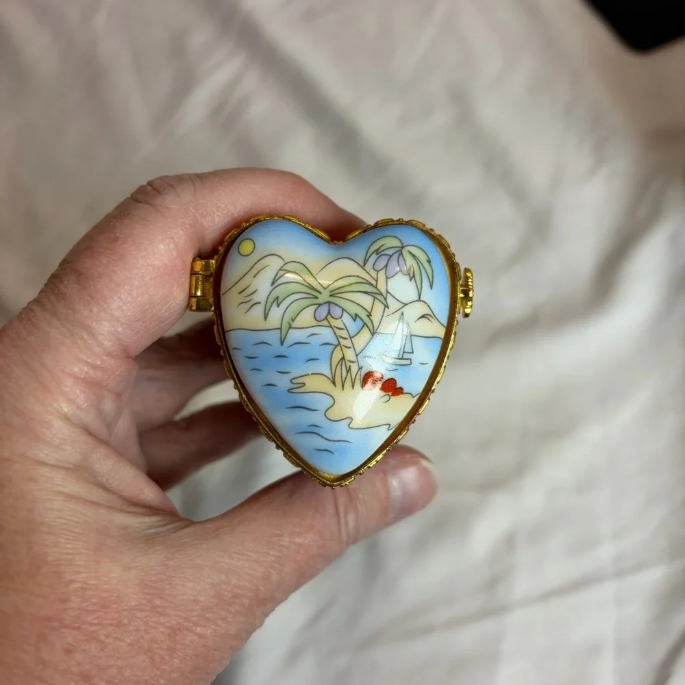 Porcelain Postage Stamp Dispenser Pedestal Heart Lid
